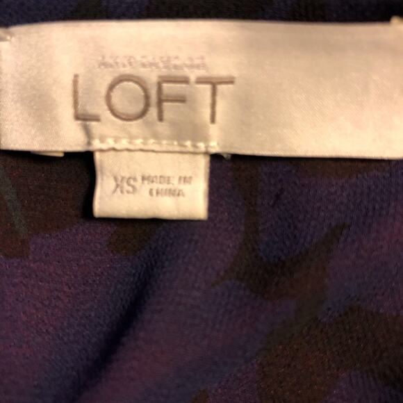 Ann Taylor Loft Purple Black Green Floral Short Sleeve Top Feminine Ruffle Front - Picture 7 of 16